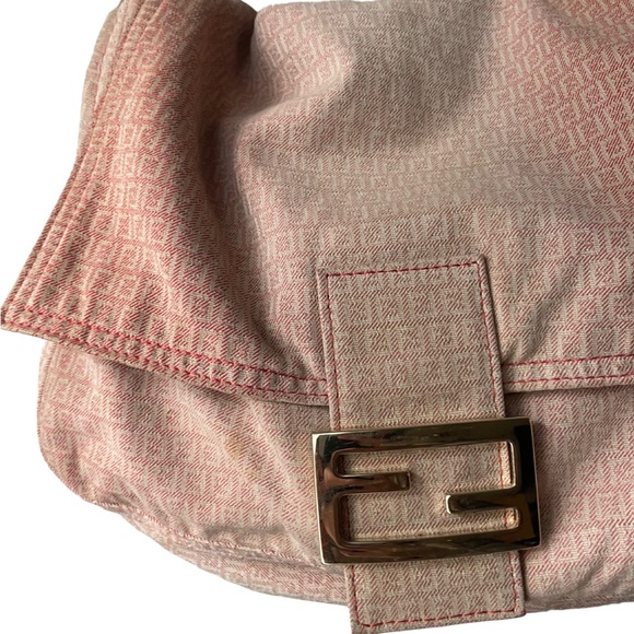 FENDI Mamma Baguette - Pink in Glitter - Picture 2 of 10